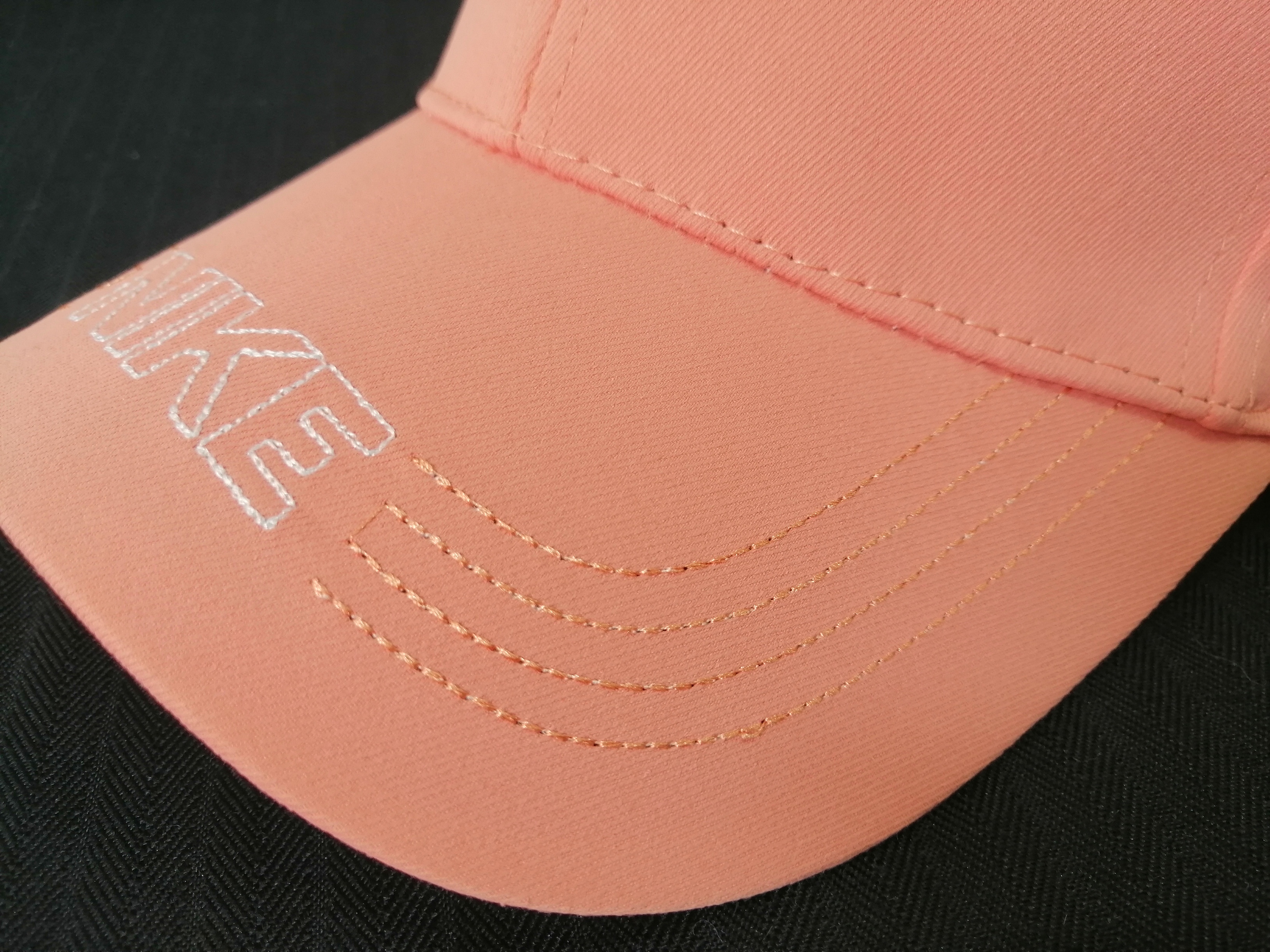 کلاه بیسبالی طرح نایکی